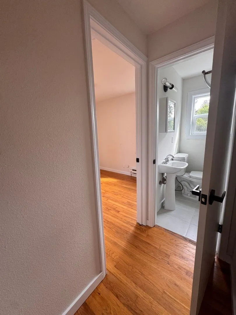 9230 21st Avenue SW #D, Seattle, WA 98106