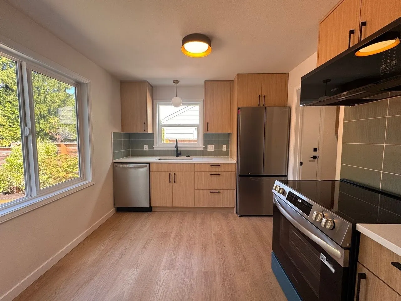 9230 21st Avenue SW #D, Seattle, WA 98106