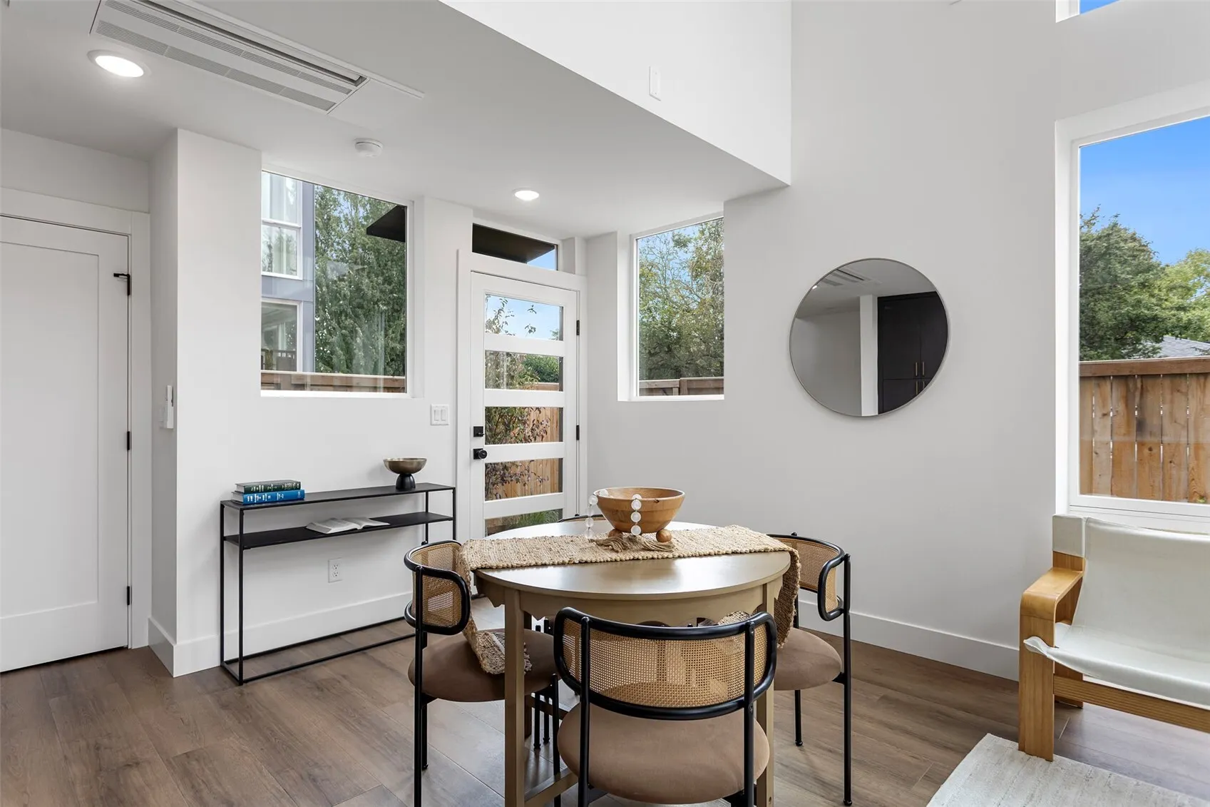 6318 41st Avenue SW #1A, Seattle, WA 98136