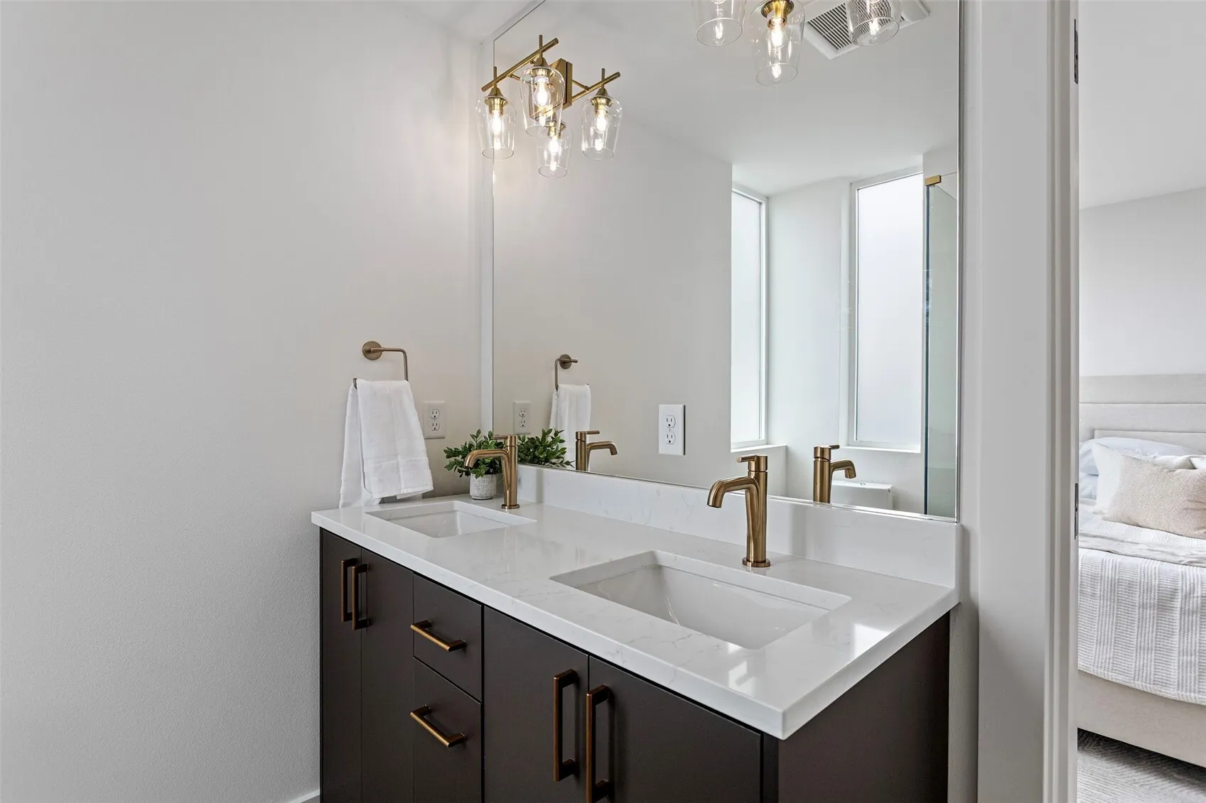 6318 41st Avenue SW #1A, Seattle, WA 98136