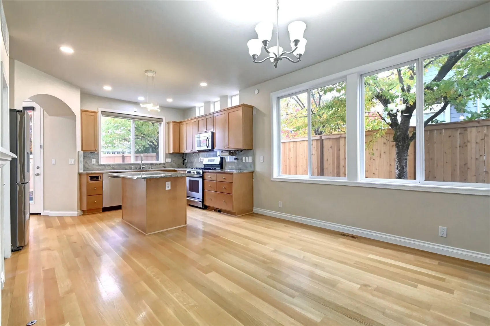 18857 NE 62nd Way , Redmond, WA 98052