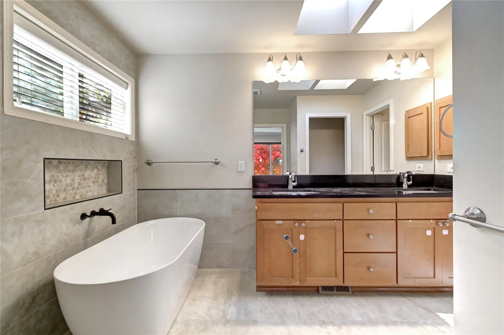 18857 NE 62nd Way , Redmond, WA 98052