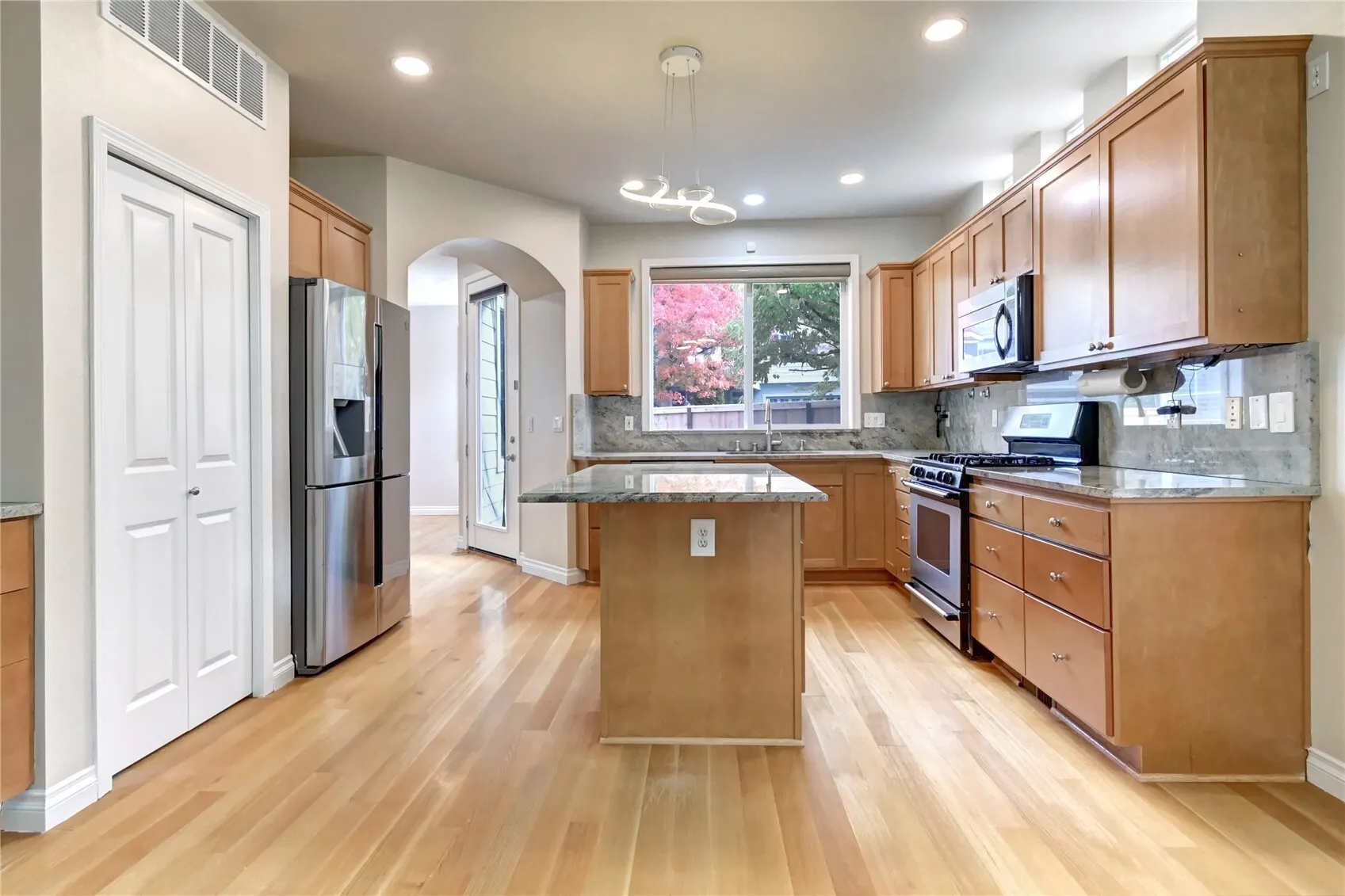 18857 NE 62nd Way , Redmond, WA 98052