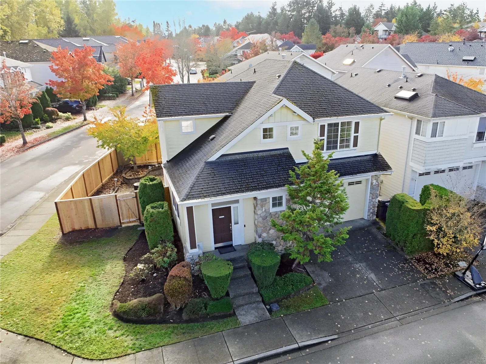 18857 NE 62nd Way , Redmond, WA 98052