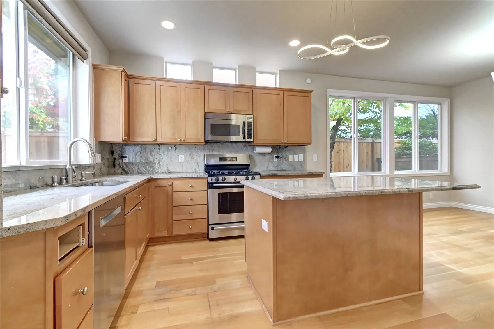 18857 NE 62nd Way , Redmond, WA 98052