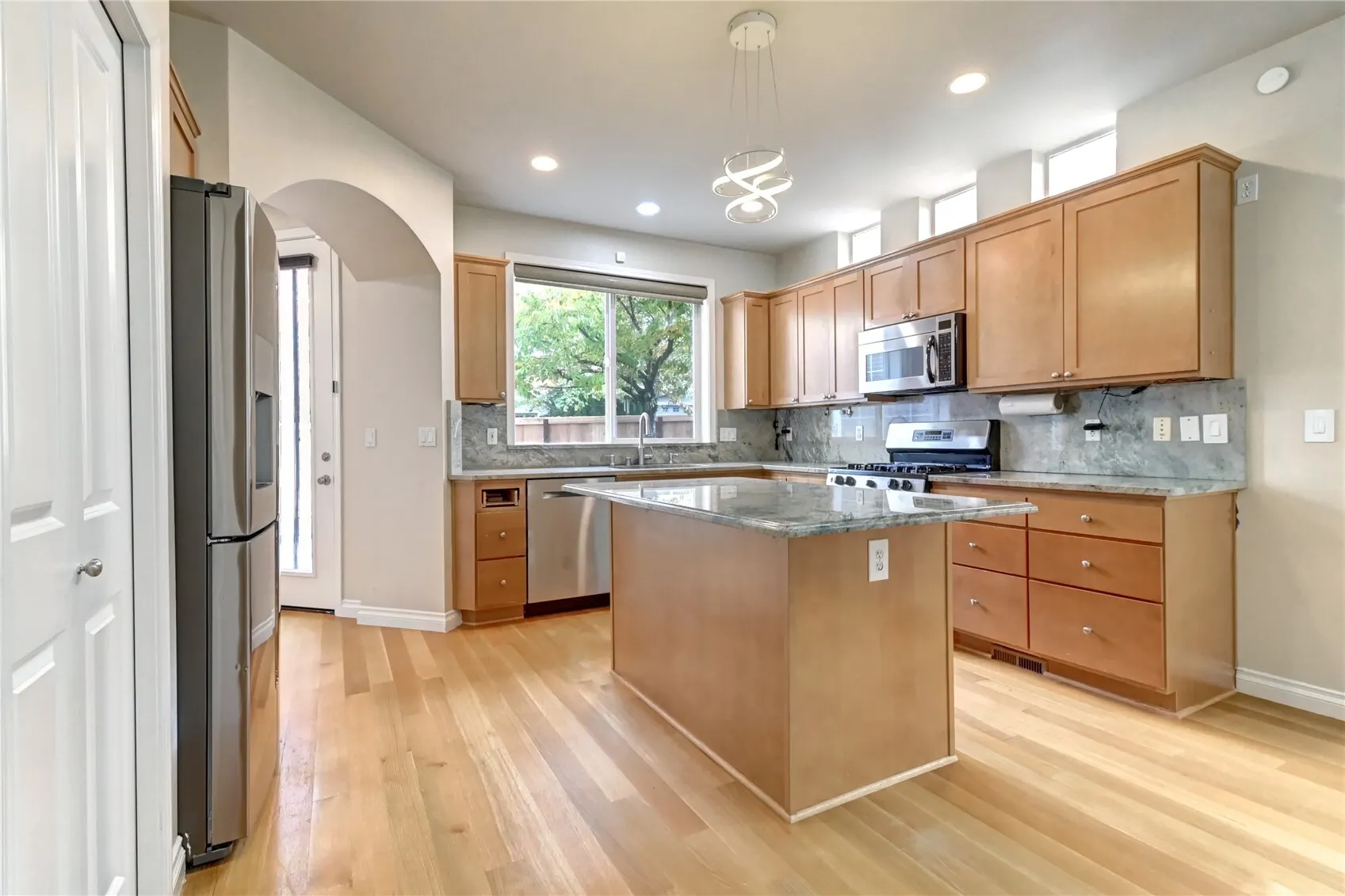 18857 NE 62nd Way , Redmond, WA 98052