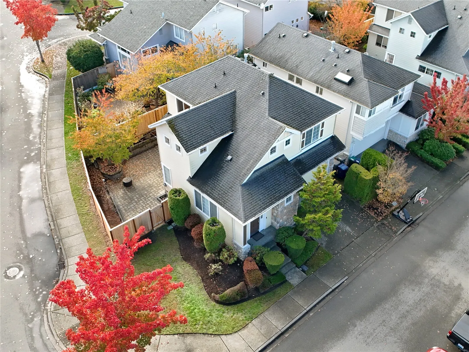 18857 NE 62nd Way , Redmond, WA 98052