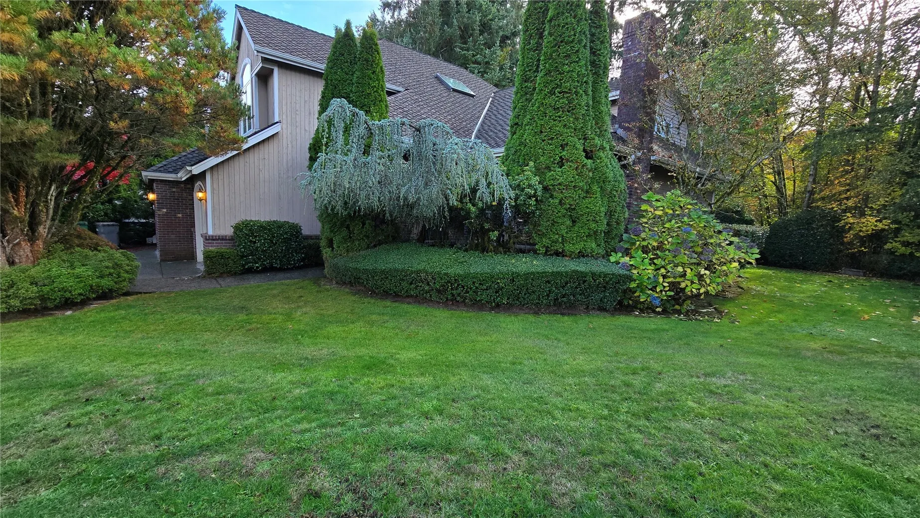 16323 NE 50th Way , Redmond, WA 98052