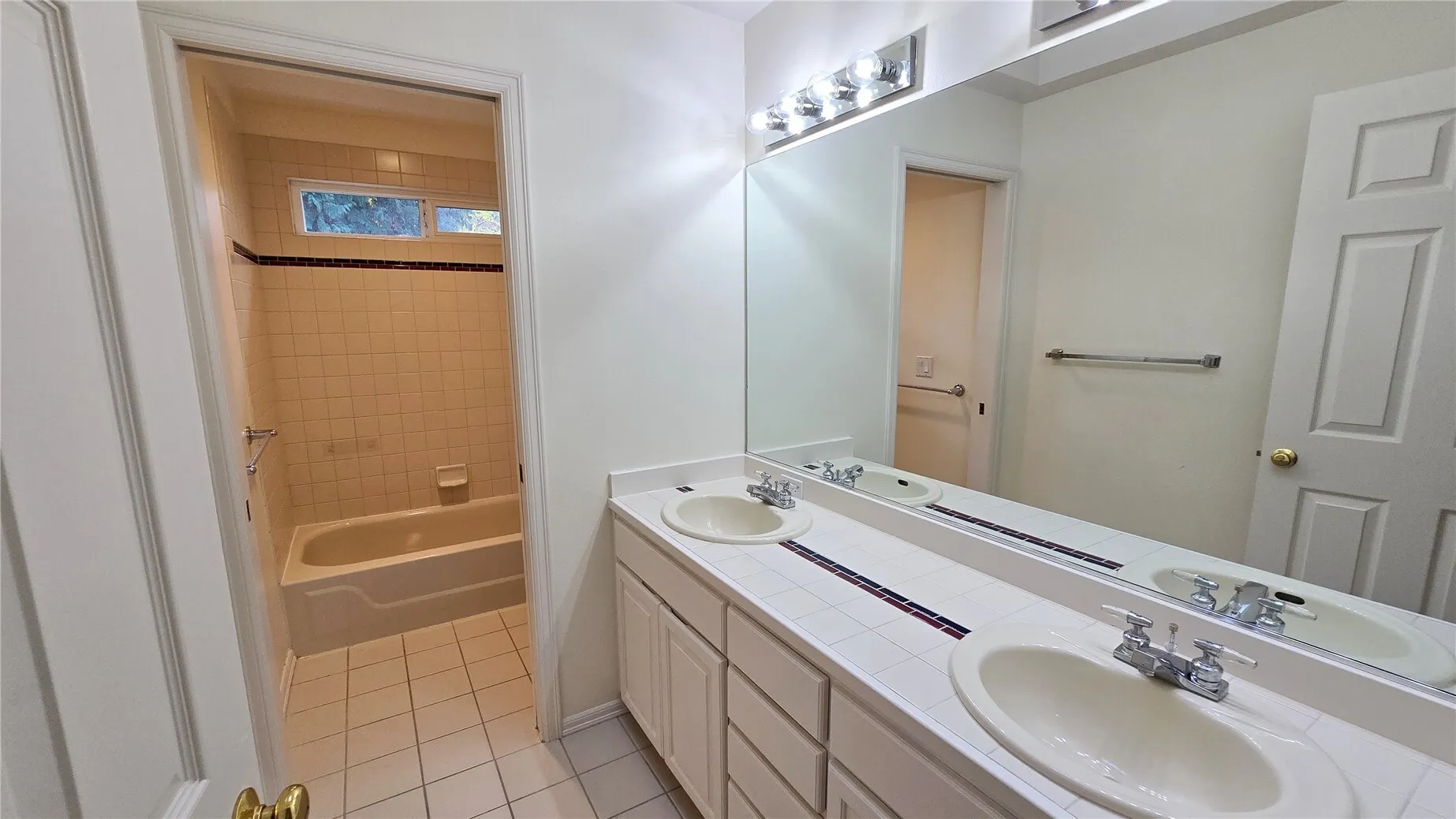 16323 NE 50th Way , Redmond, WA 98052
