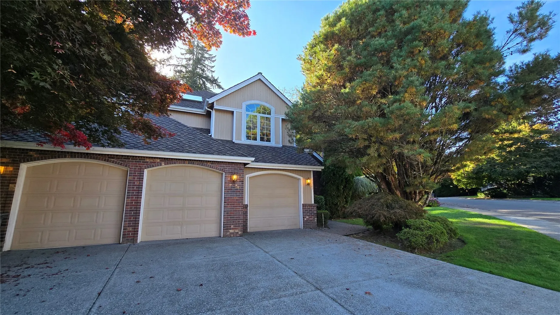 16323 NE 50th Way , Redmond, WA 98052
