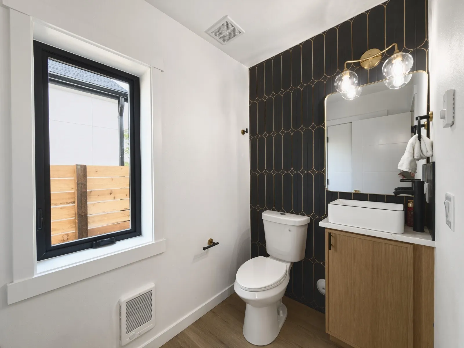 5404 20th Avenue S, Seattle, WA 98108