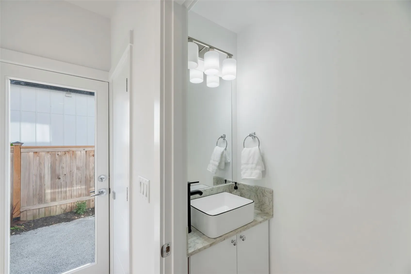 708 N 102nd , Seattle, WA 98133