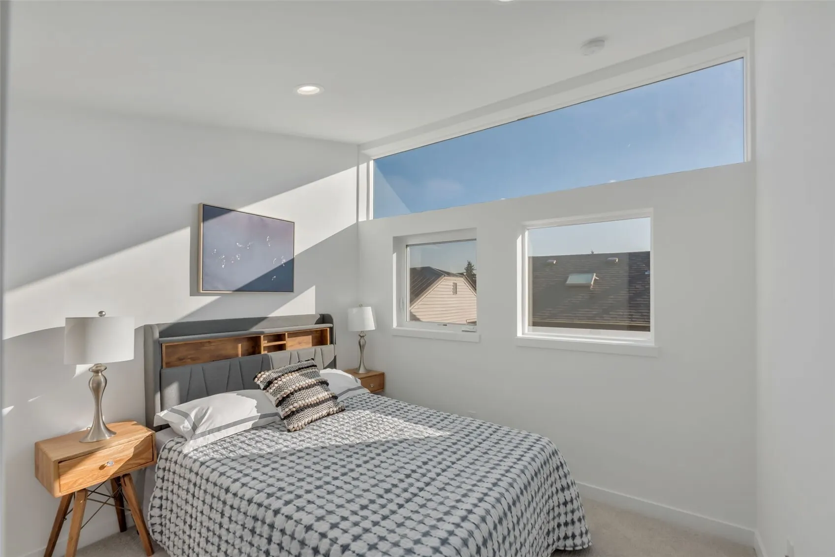 708 N 102nd , Seattle, WA 98133
