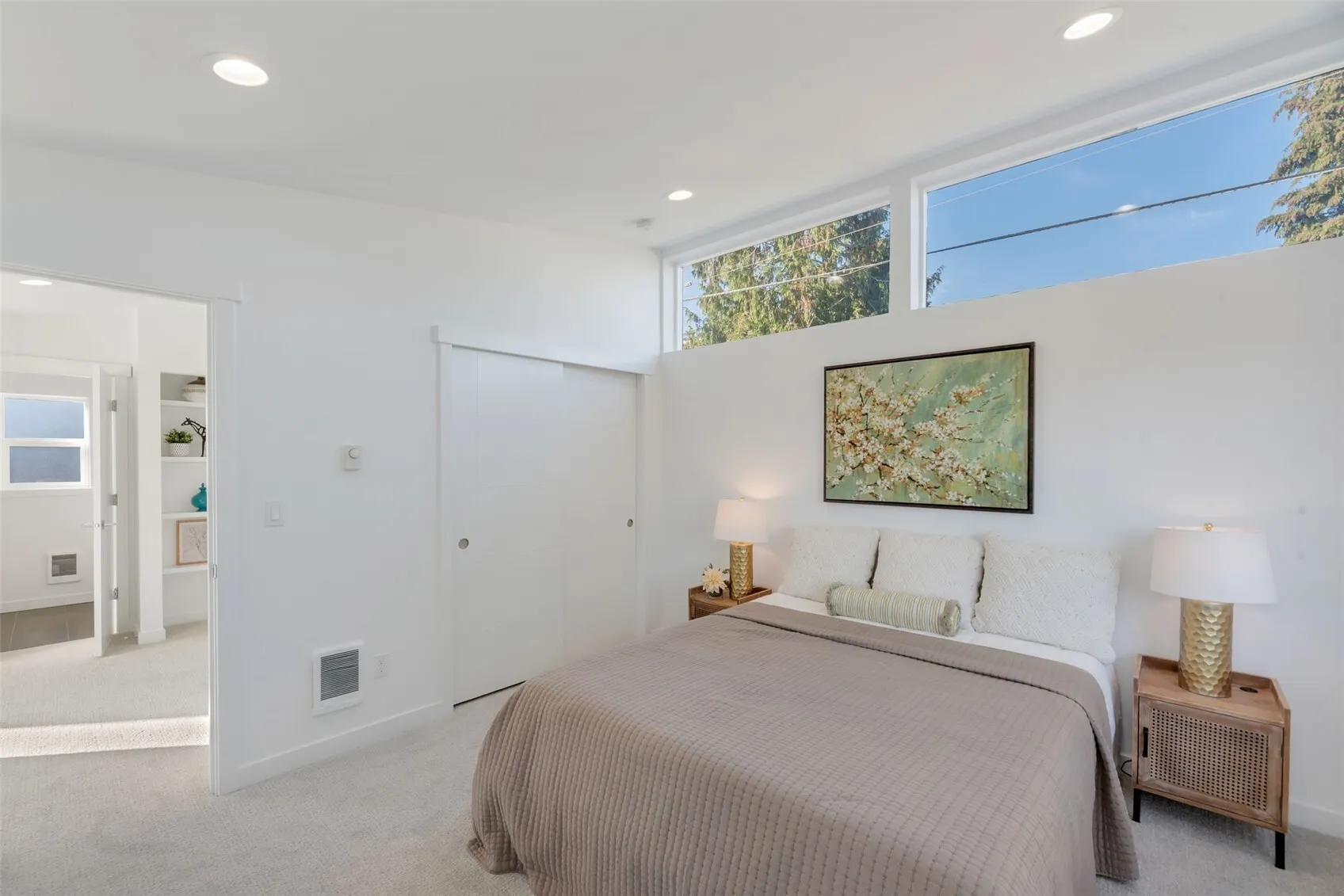708 N 102nd , Seattle, WA 98133