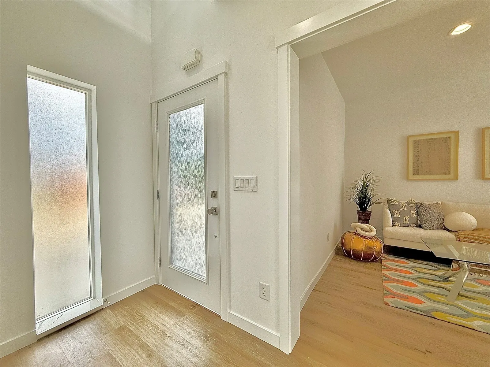 708 N 102nd , Seattle, WA 98133