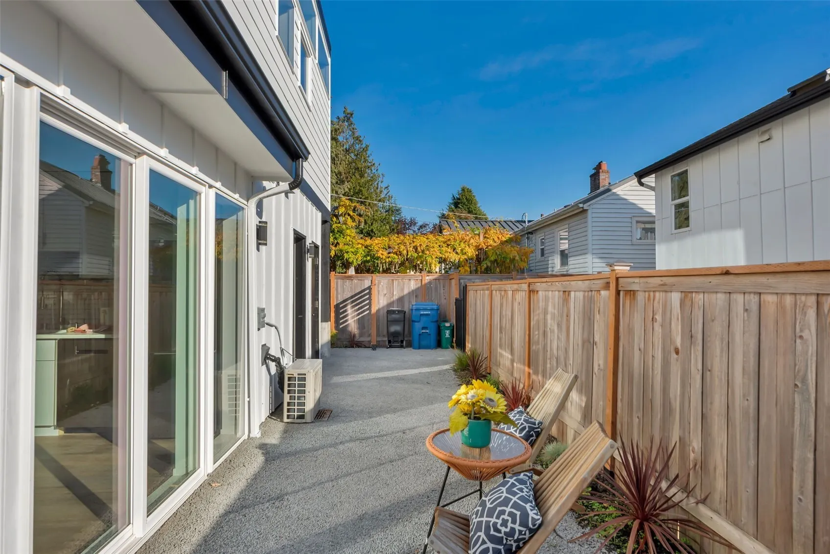708 N 102nd , Seattle, WA 98133