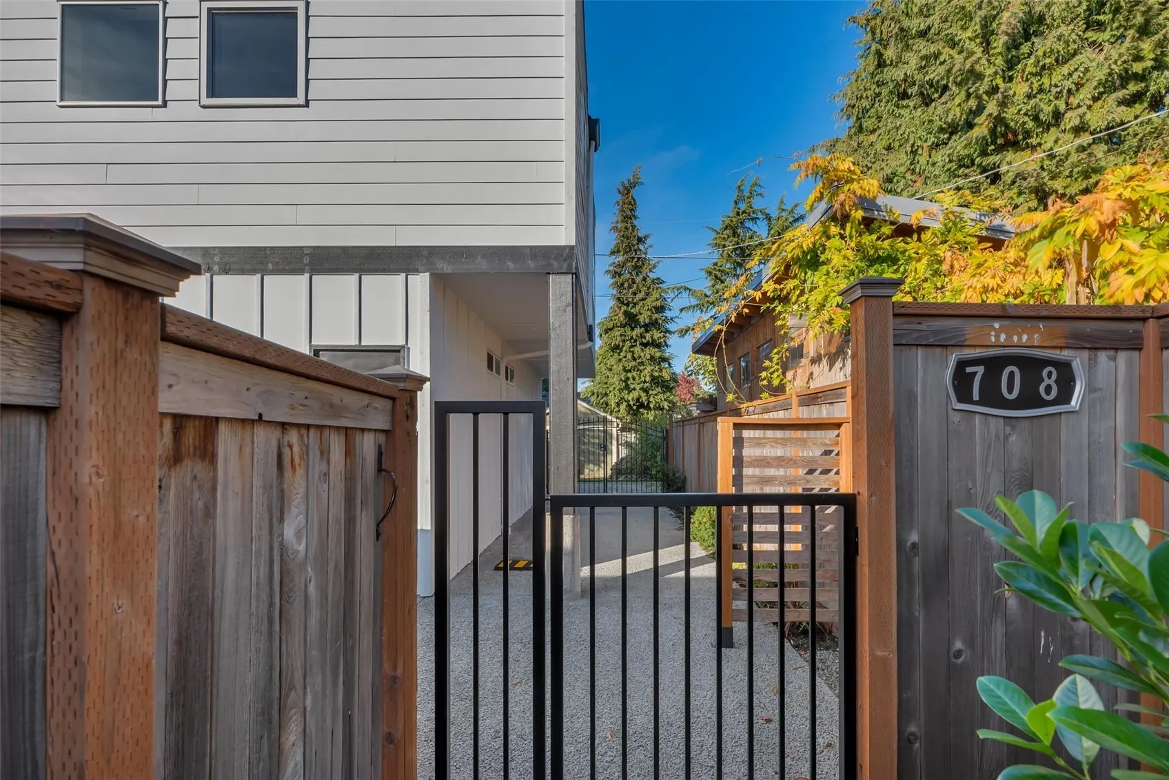 708 N 102nd , Seattle, WA 98133