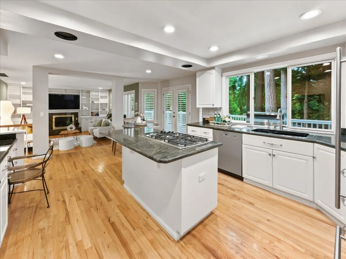 17020 NE 129th Circle , Redmond, WA 98052