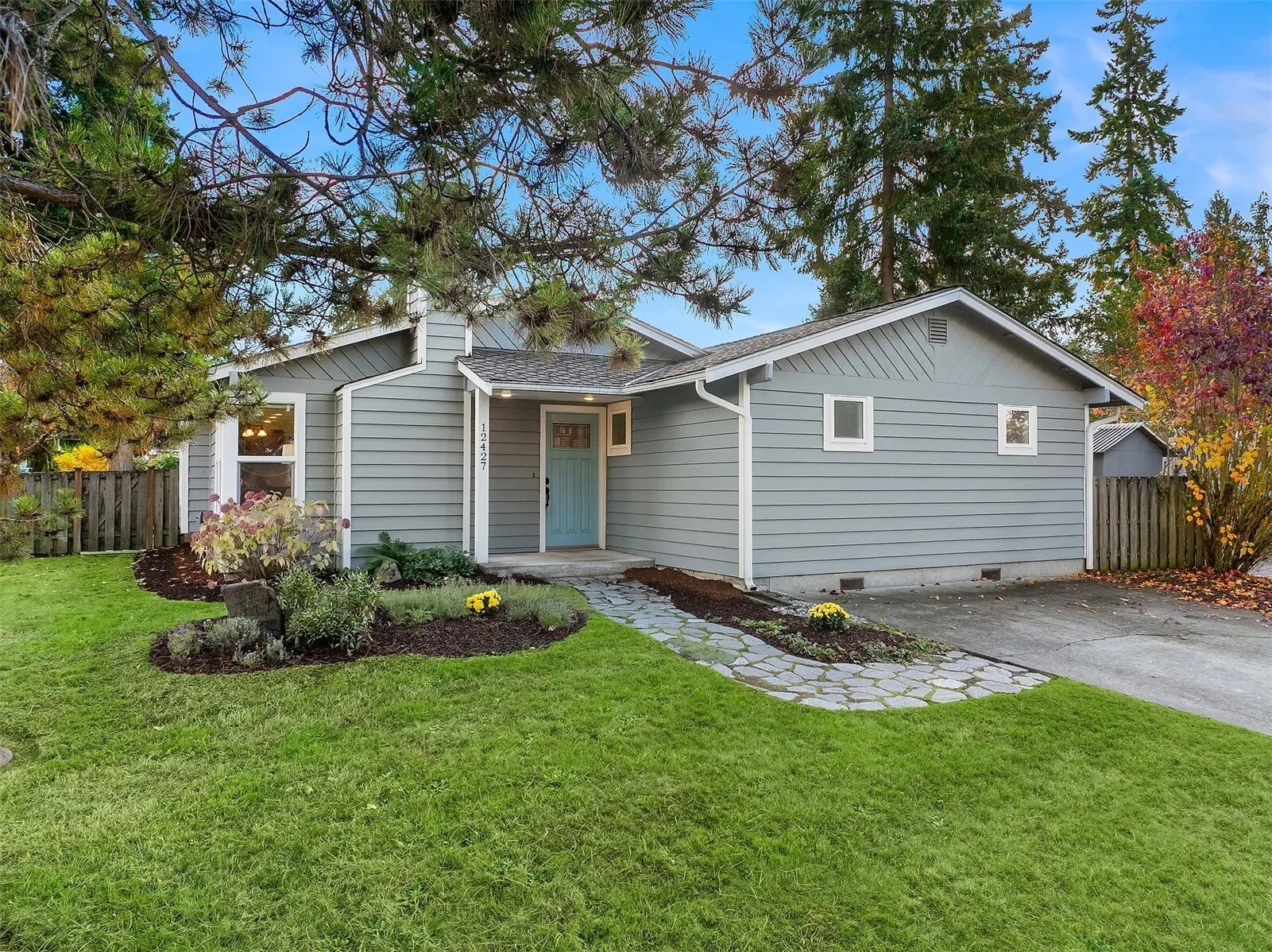 12427 NE 157th Street , Woodinville, WA 98072
