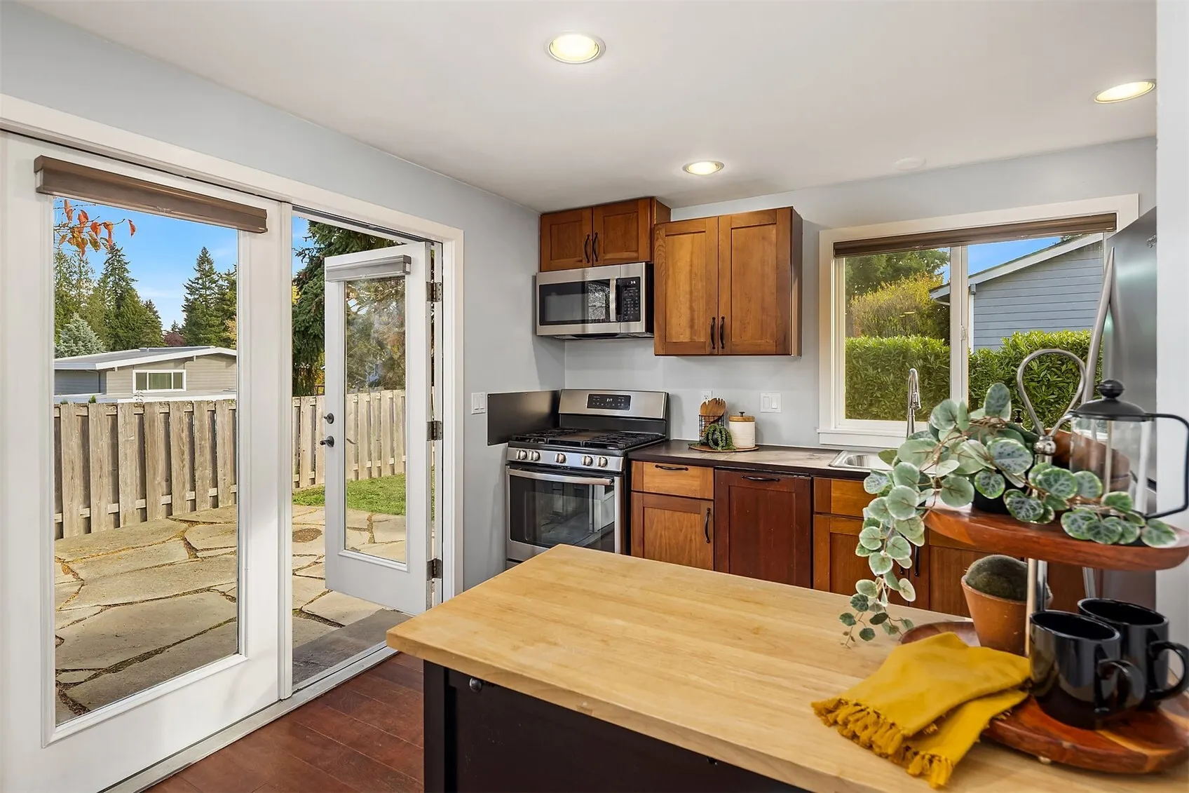 12427 NE 157th Street , Woodinville, WA 98072