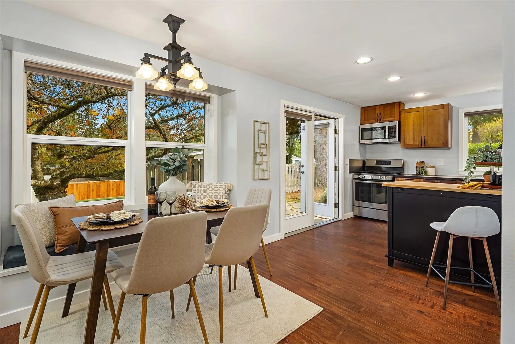 12427 NE 157th Street , Woodinville, WA 98072