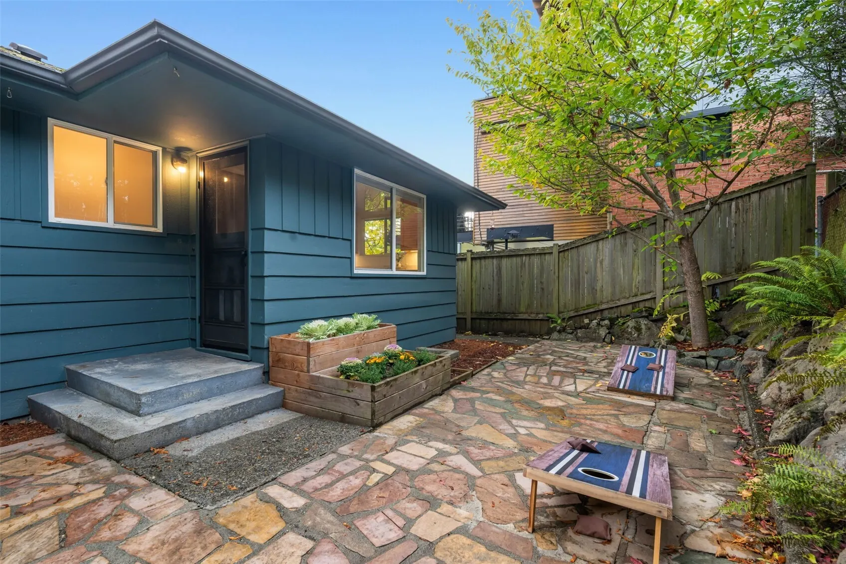 5031 39th Avenue NE, Seattle, WA 98105