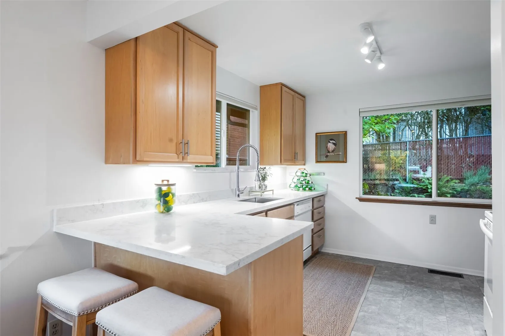 5031 39th Avenue NE, Seattle, WA 98105