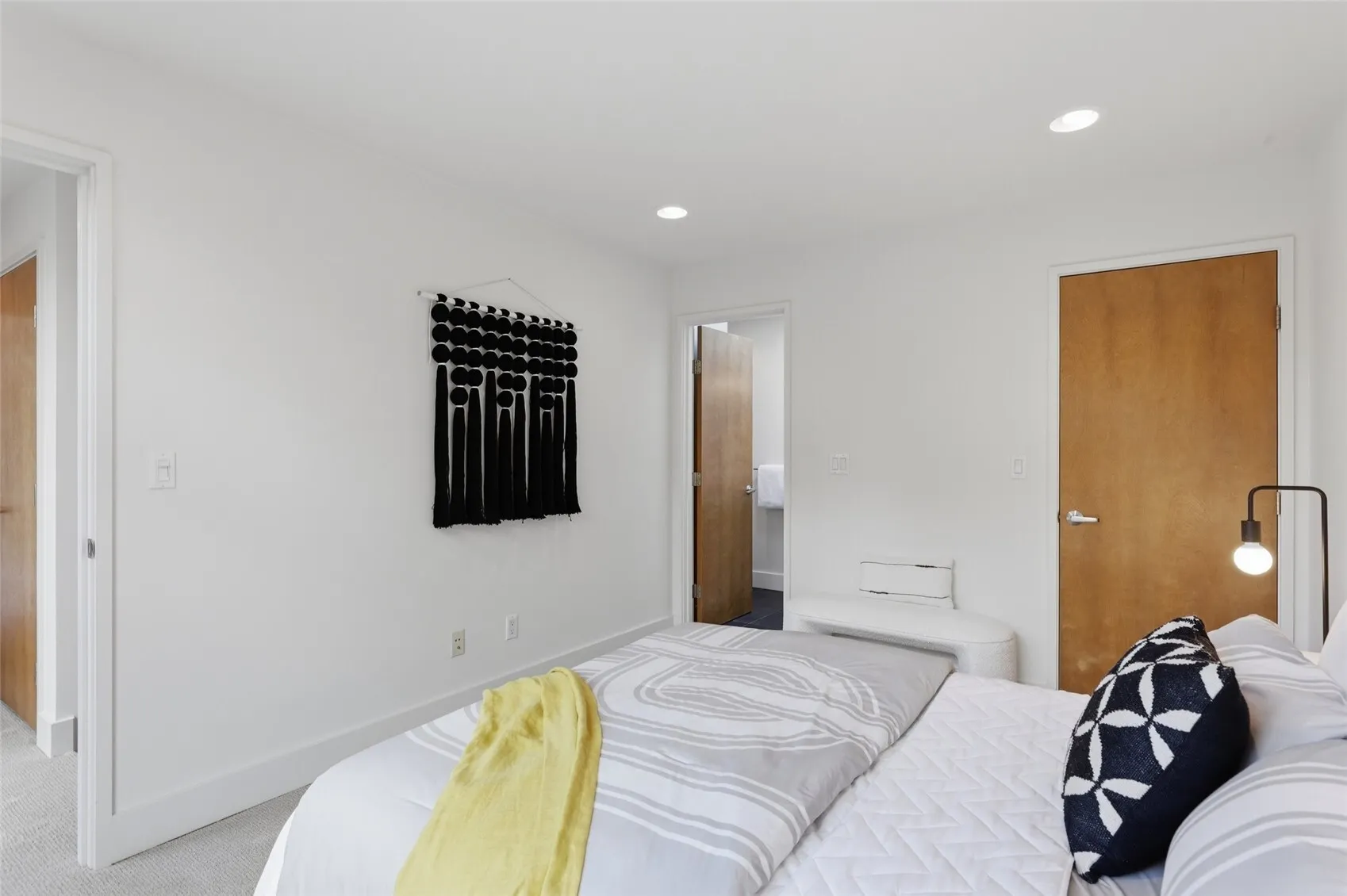 2601 3rd Avenue W, Seattle, WA 98119