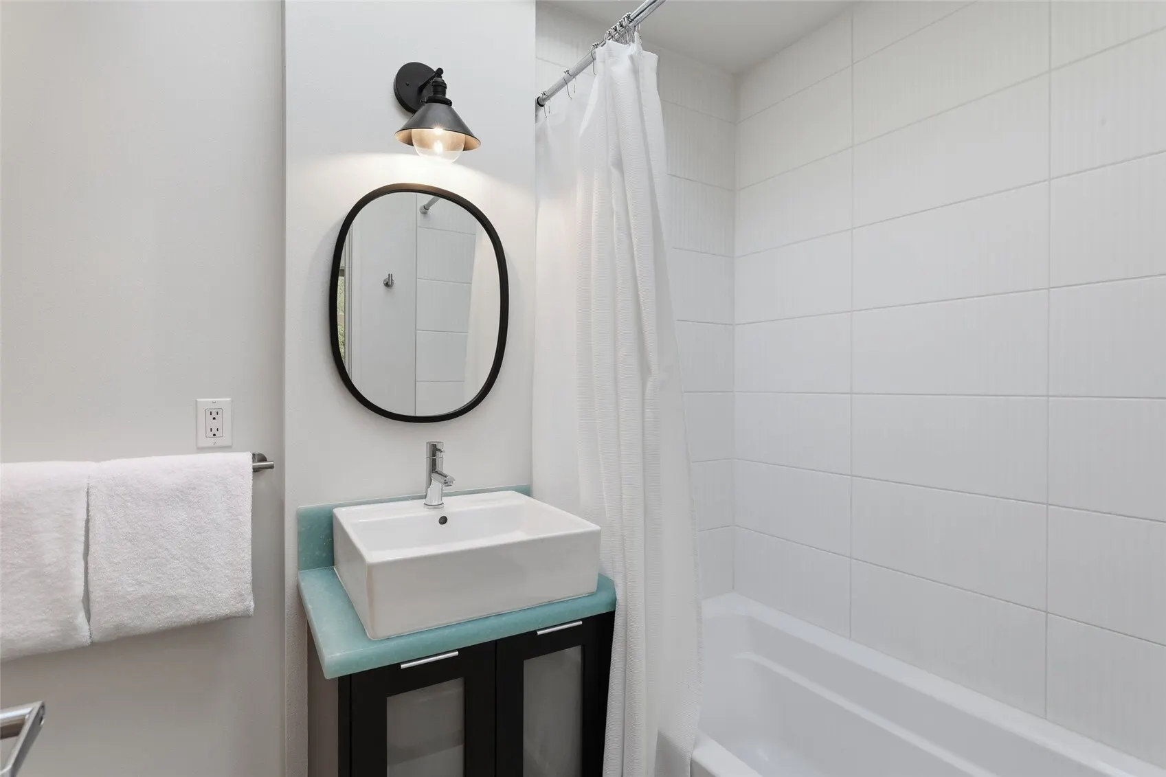 2601 3rd Avenue W, Seattle, WA 98119