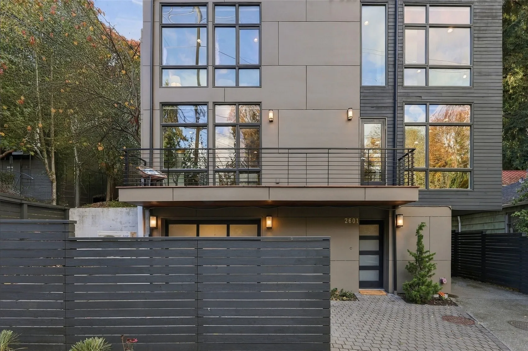 2601 3rd Avenue W, Seattle, WA 98119