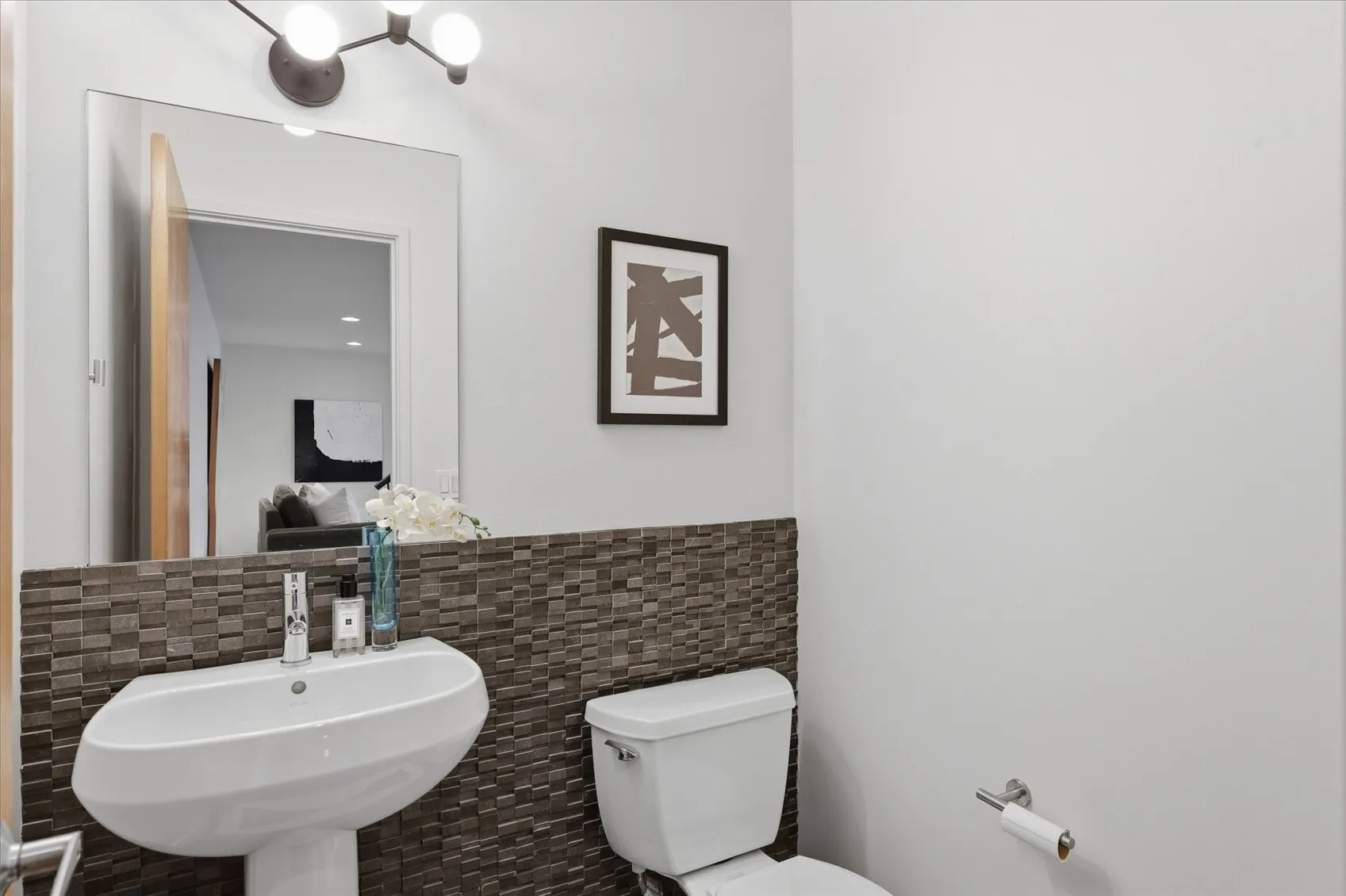 2601 3rd Avenue W, Seattle, WA 98119