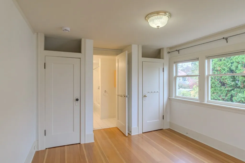 6275 20th Avenue NE, Seattle, WA 98115