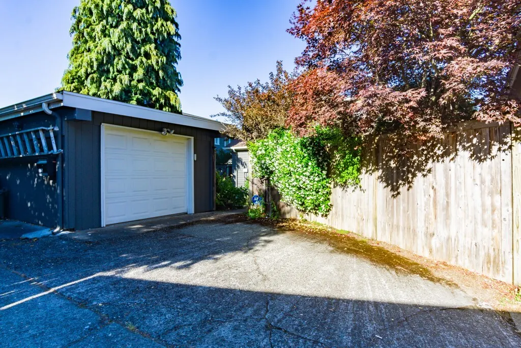 6275 20th Avenue NE, Seattle, WA 98115
