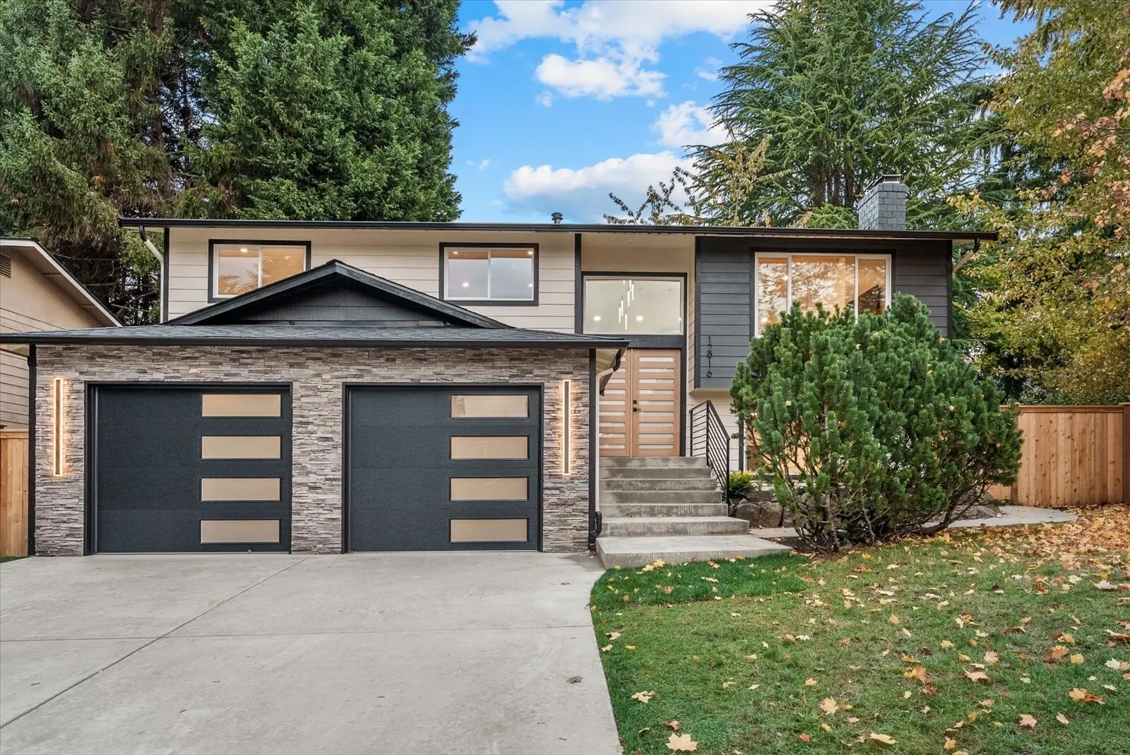 12916 NE 136th Place , Kirkland, WA 98034