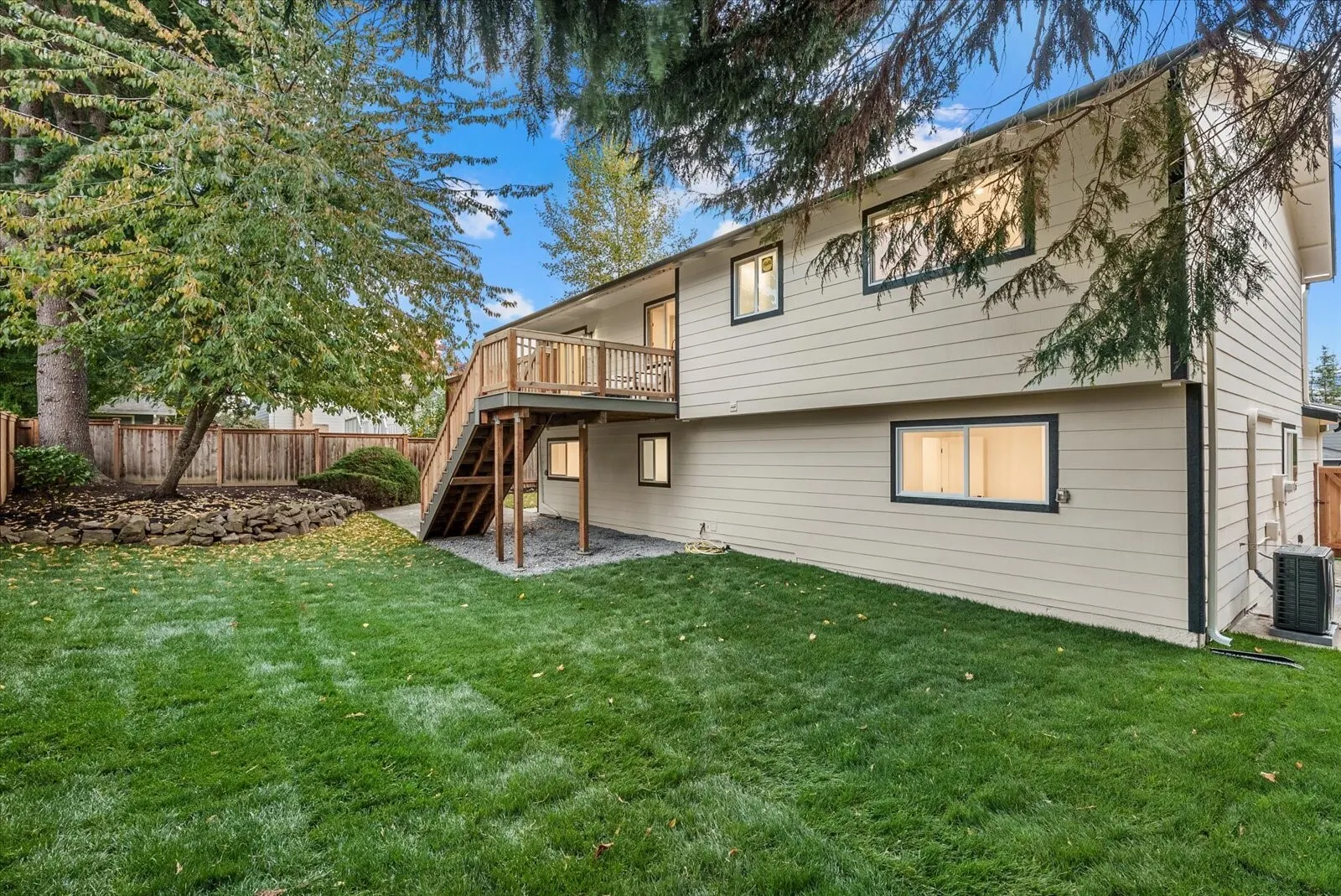12916 NE 136th Place , Kirkland, WA 98034