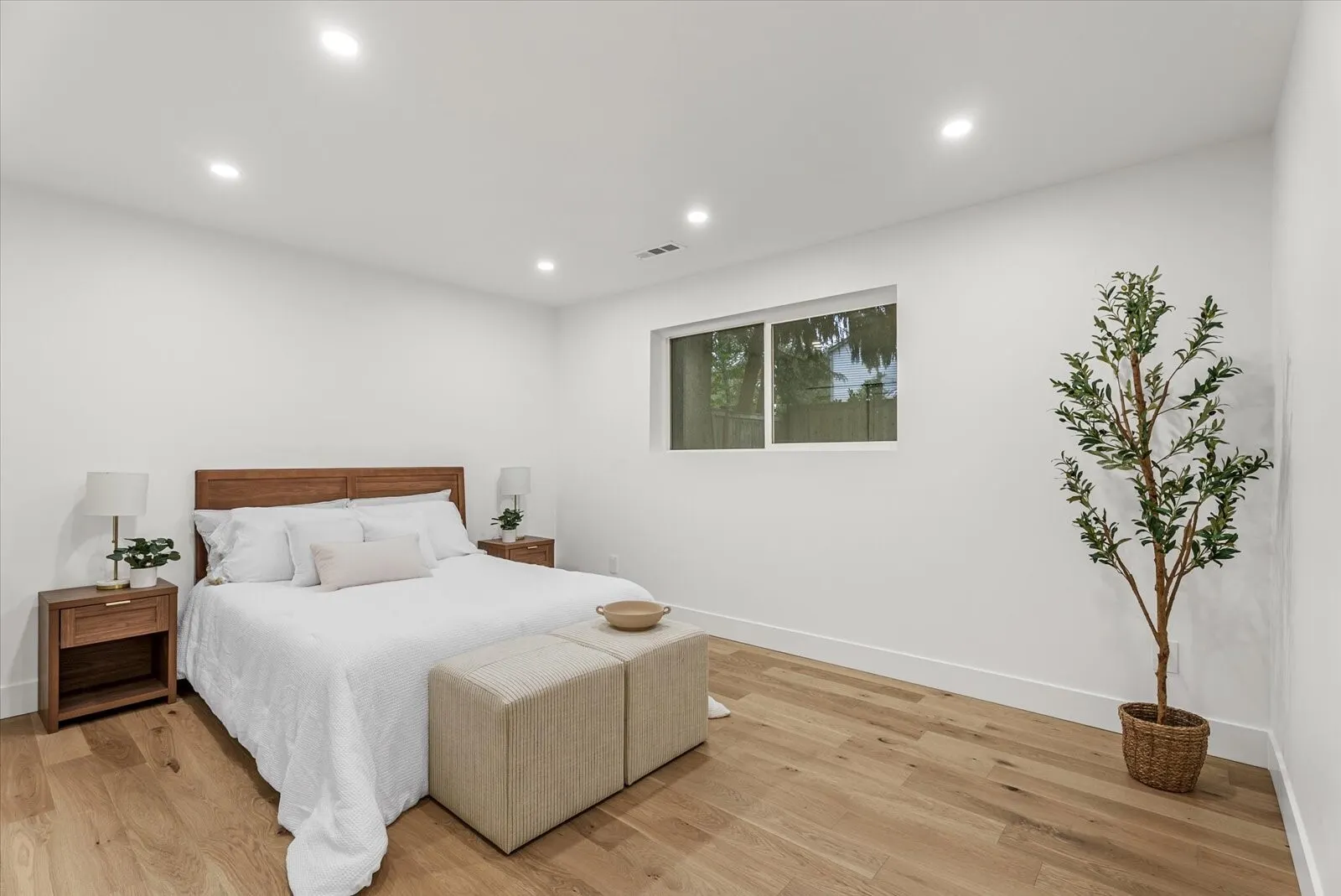 12916 NE 136th Place , Kirkland, WA 98034