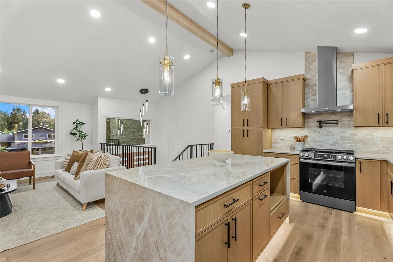 12916 NE 136th Place , Kirkland, WA 98034