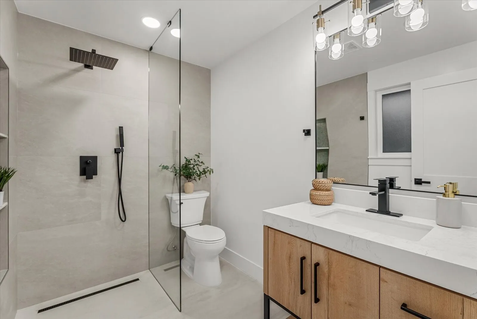 12916 NE 136th Place , Kirkland, WA 98034