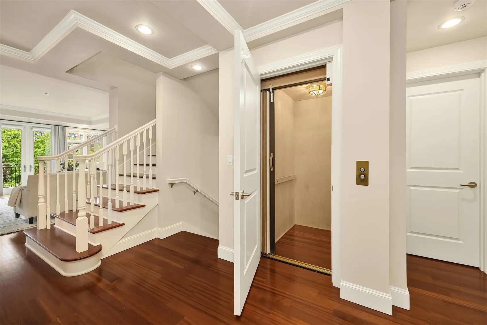 725 Harvard Avenue E, Seattle, WA 98102