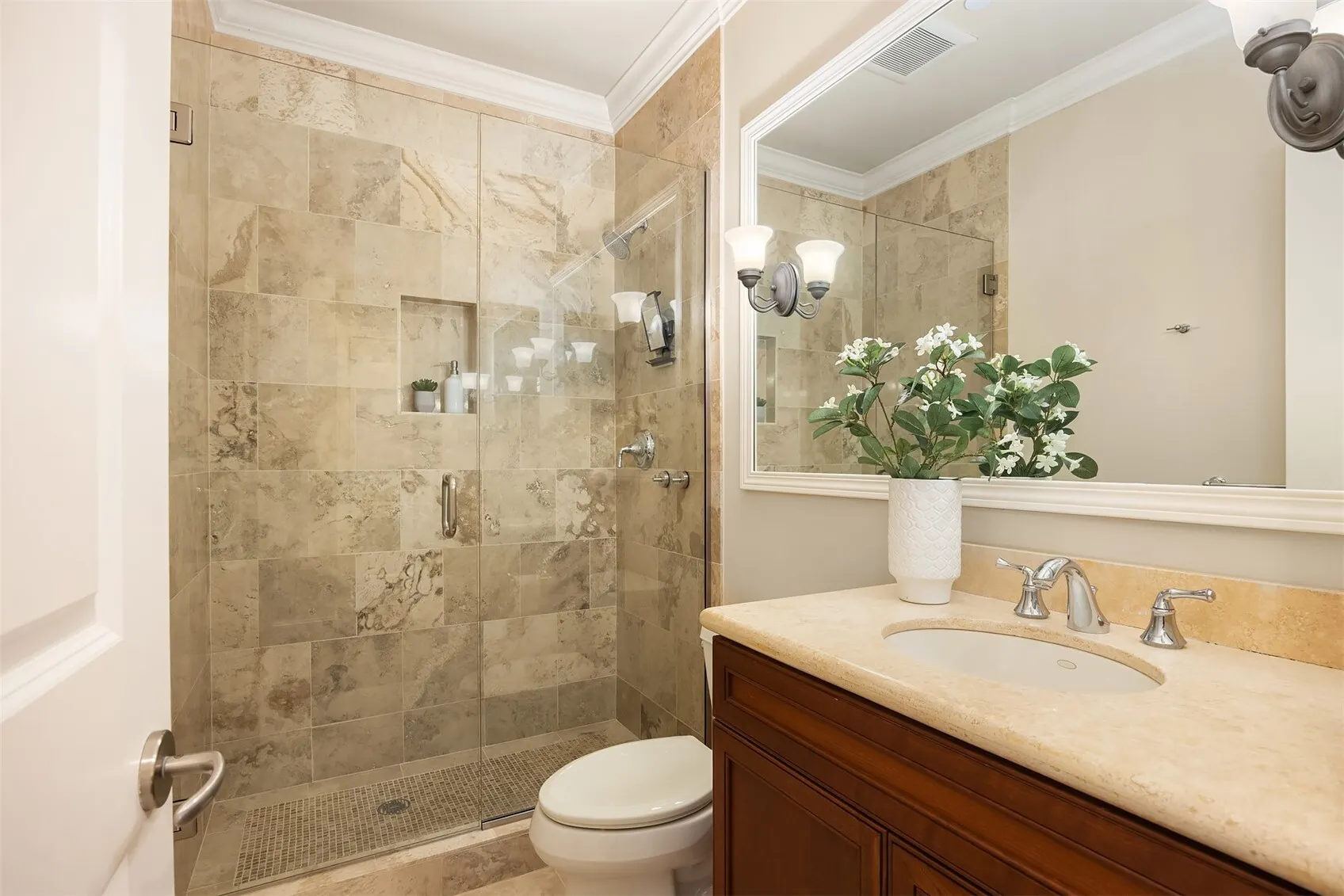 725 Harvard Avenue E, Seattle, WA 98102