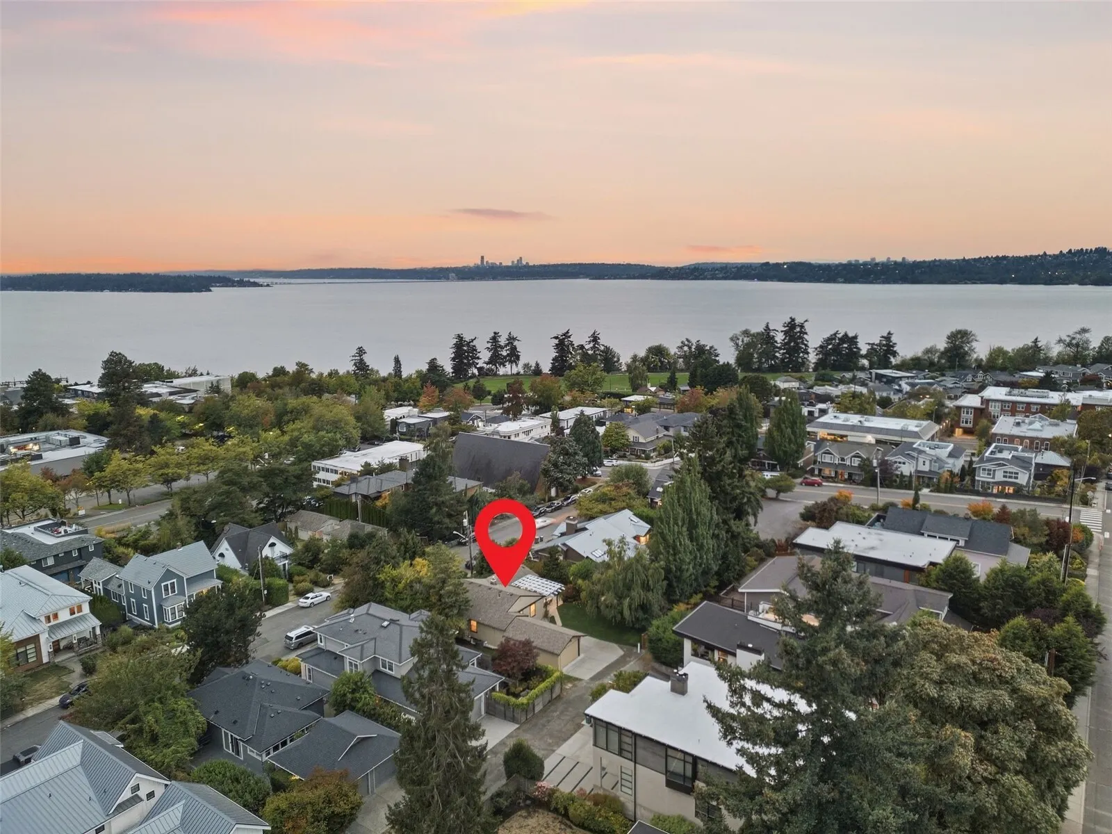 124 6th Avenue , Kirkland, WA 98033