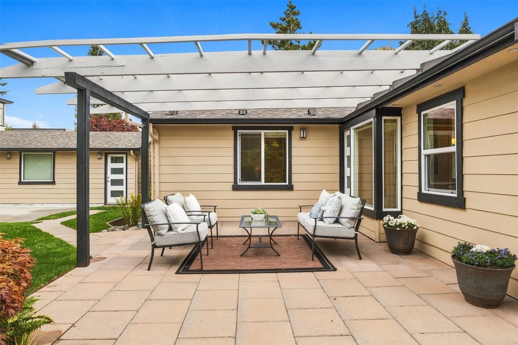 124 6th Avenue , Kirkland, WA 98033
