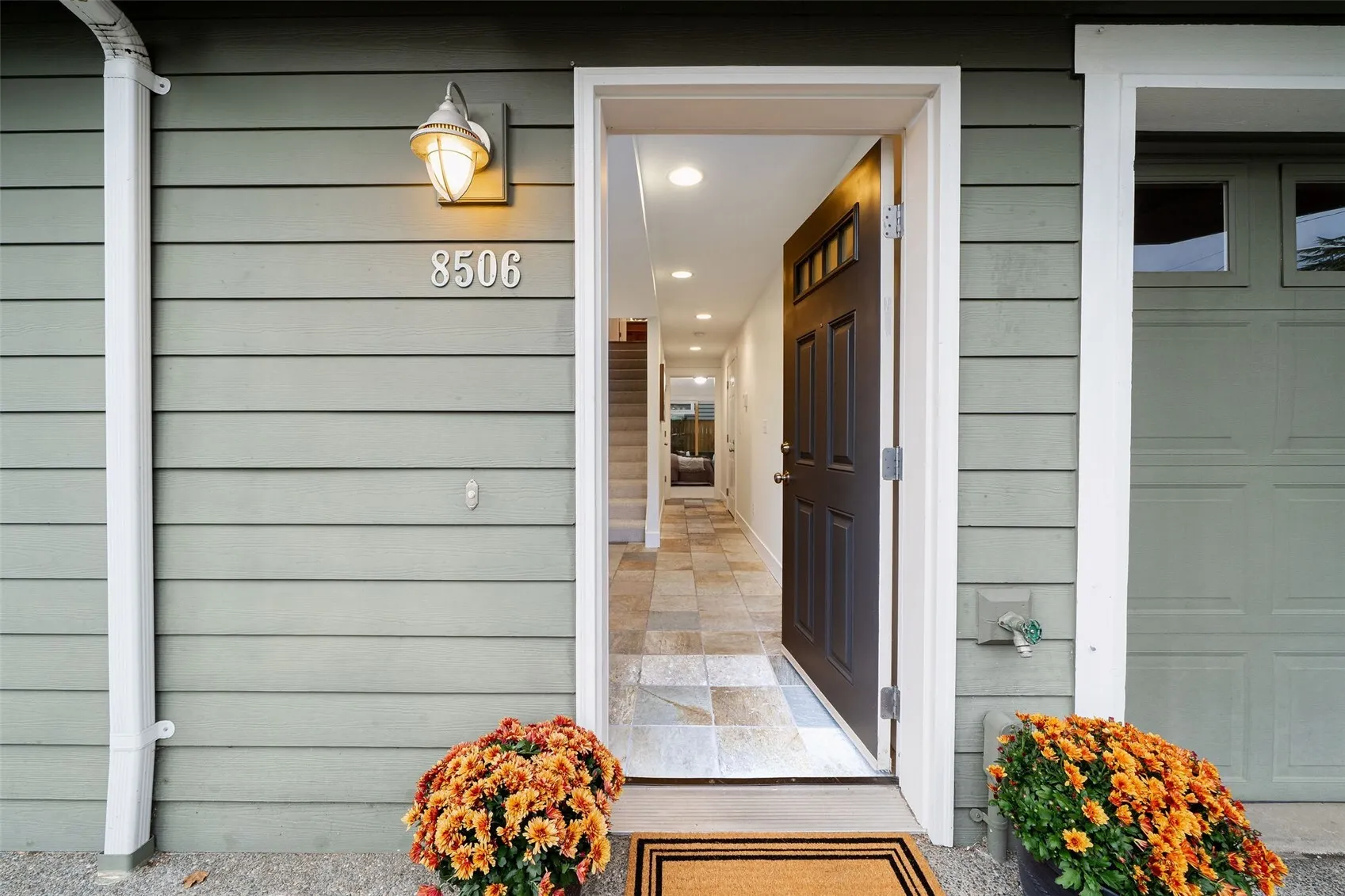 8506 10th Avenue NW, Seattle, WA 98117