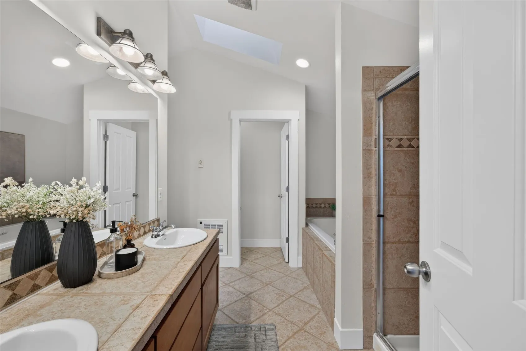 8506 10th Avenue NW, Seattle, WA 98117