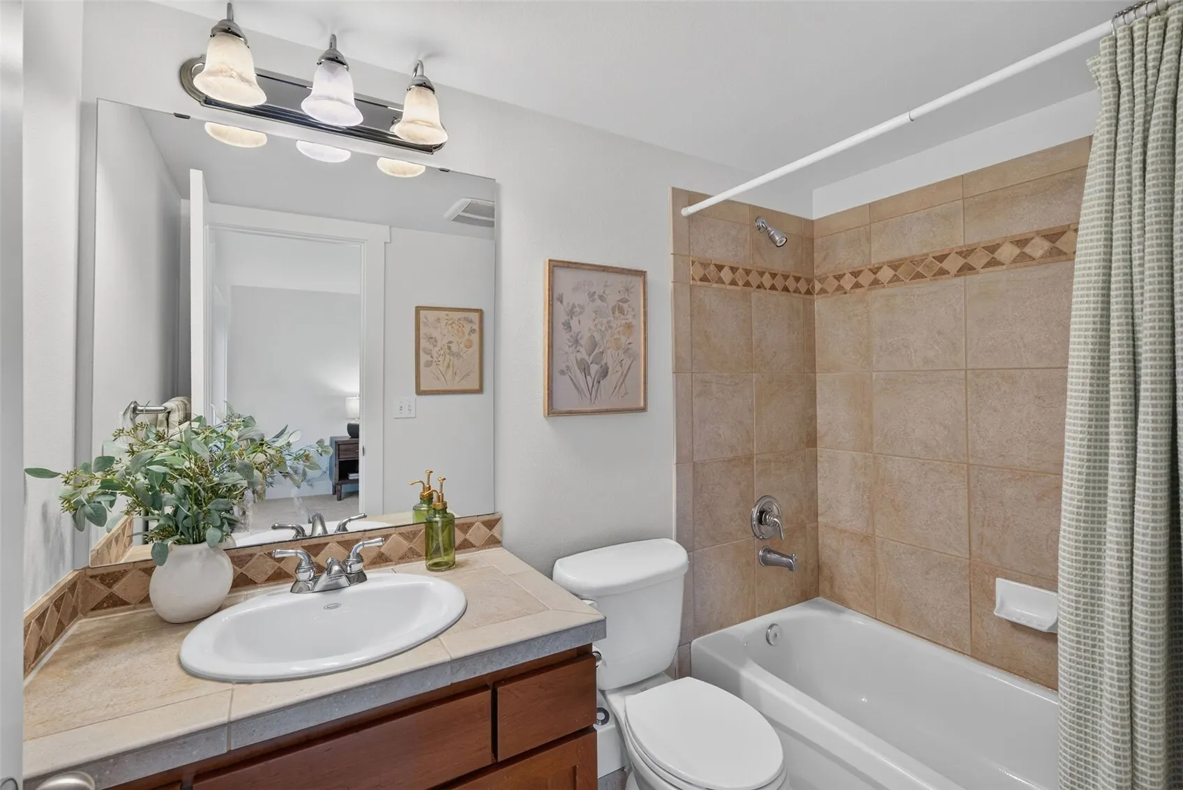 8506 10th Avenue NW, Seattle, WA 98117