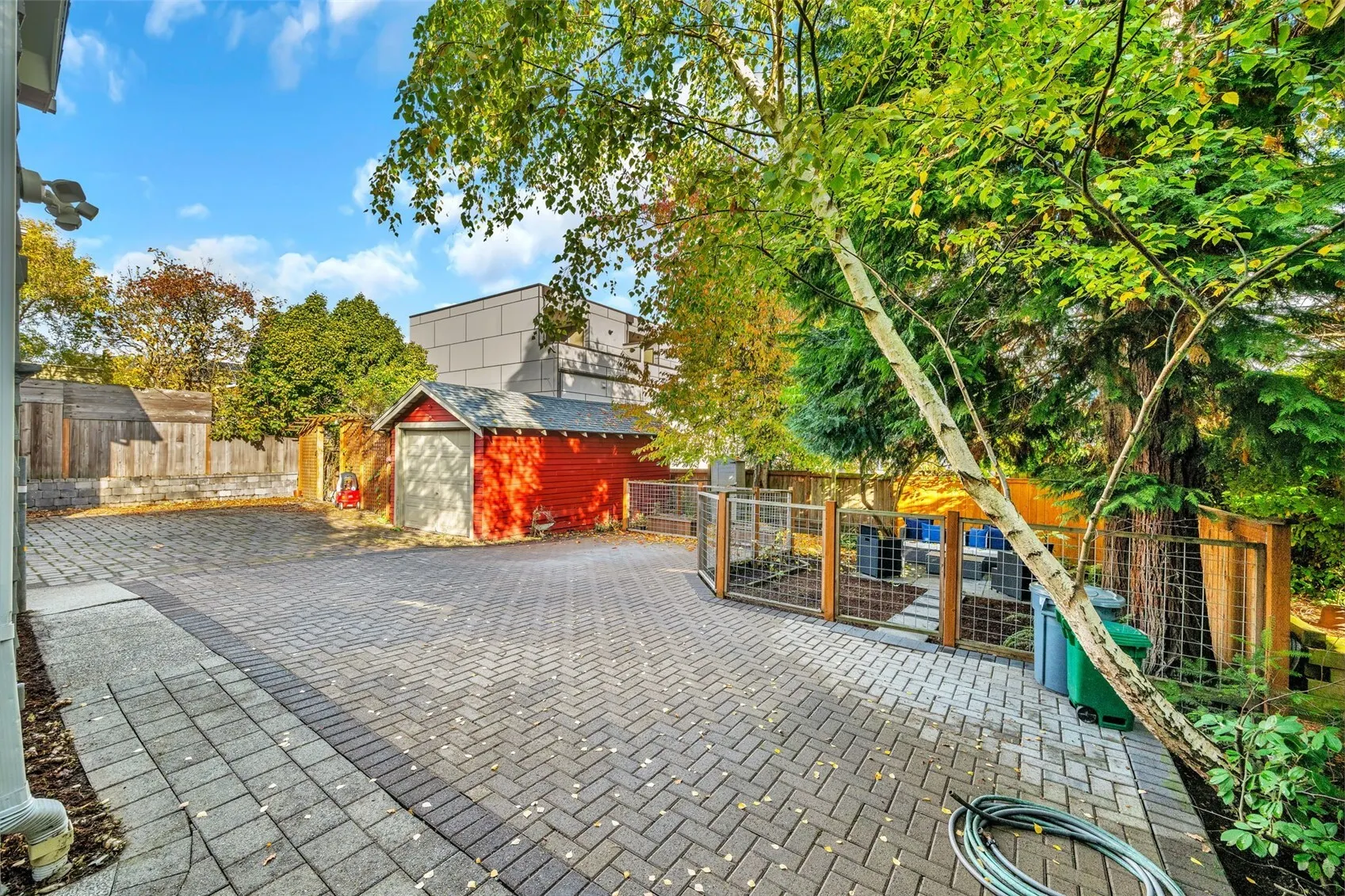4464 Whitman Avenue N, Seattle, WA 98103