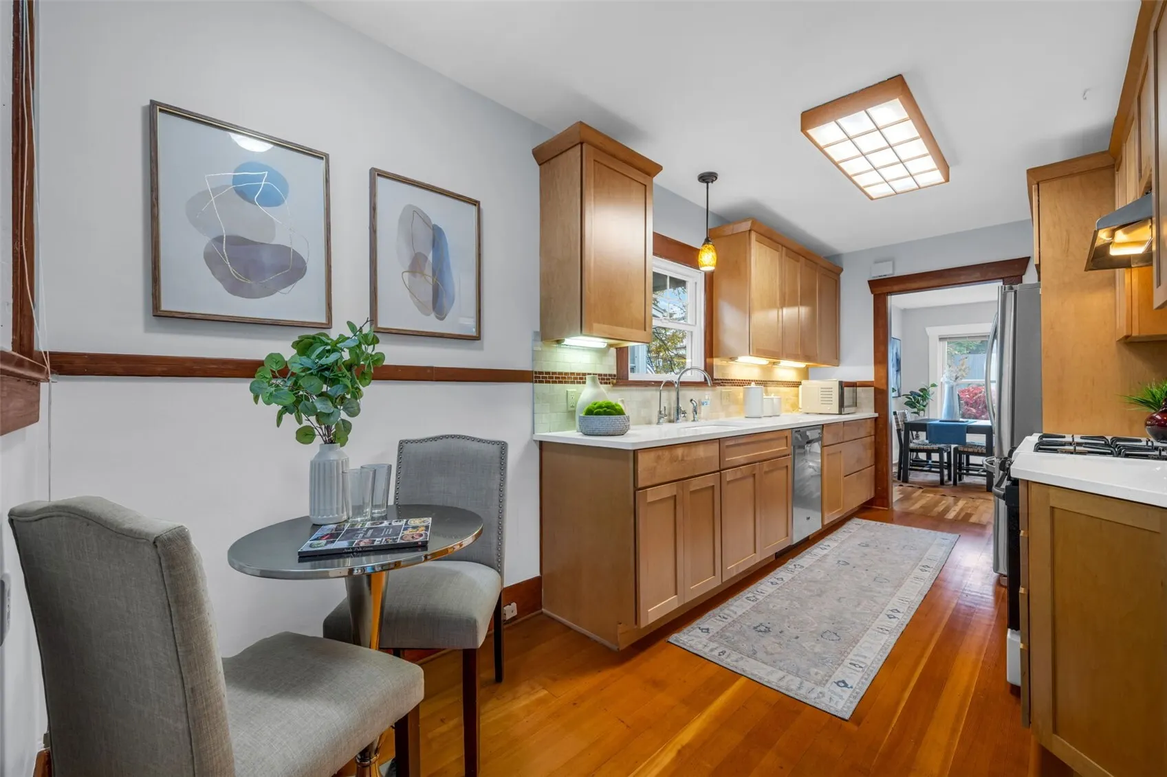 4464 Whitman Avenue N, Seattle, WA 98103