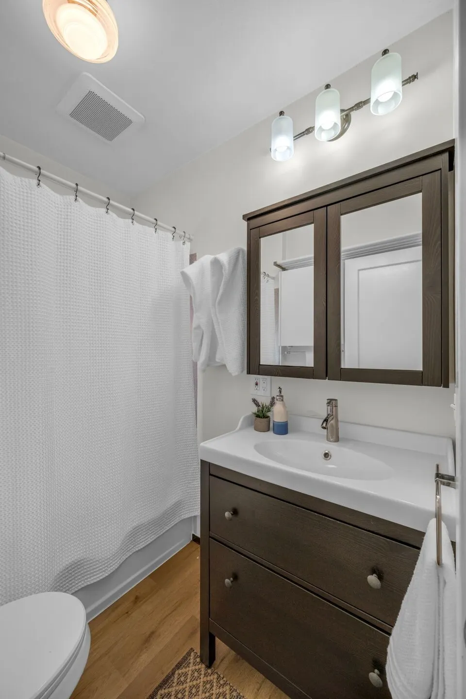 4464 Whitman Avenue N, Seattle, WA 98103