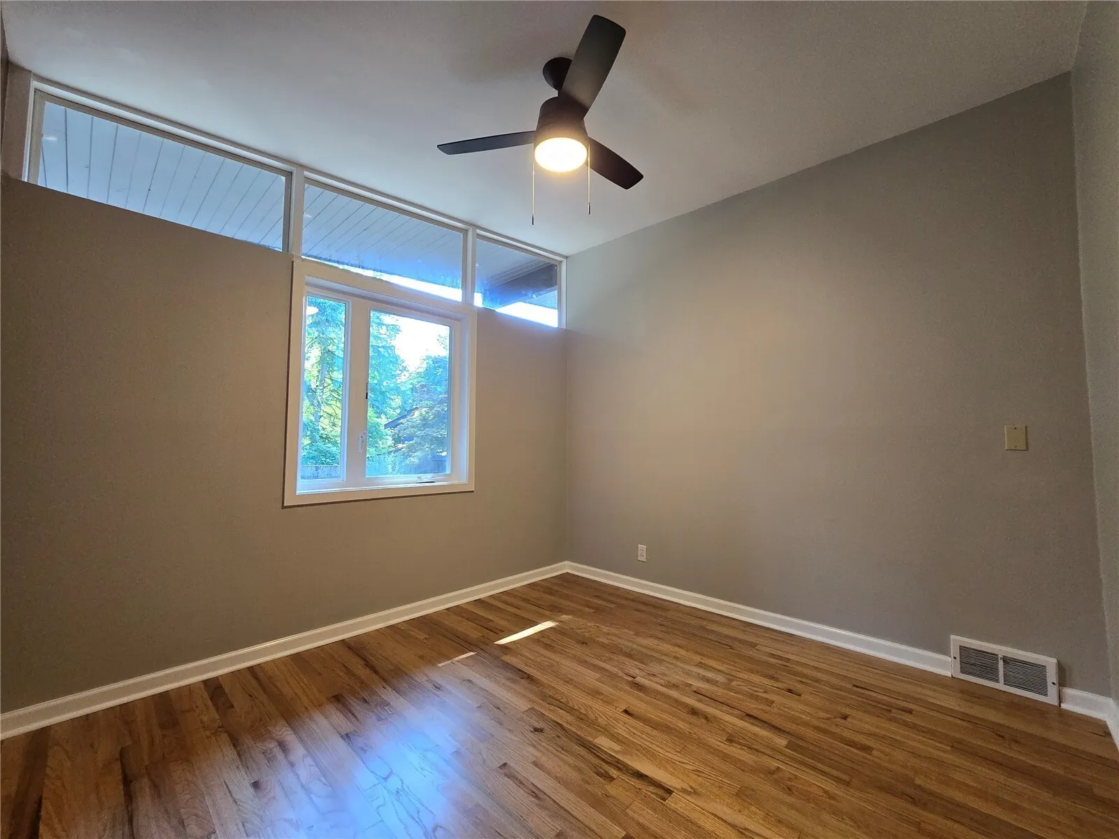 4545 119th Avenue SE, Bellevue, WA 98006