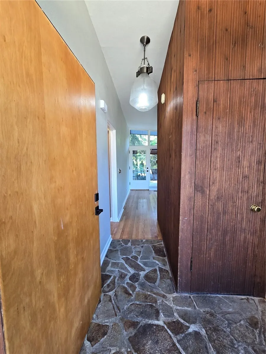 4545 119th Avenue SE, Bellevue, WA 98006
